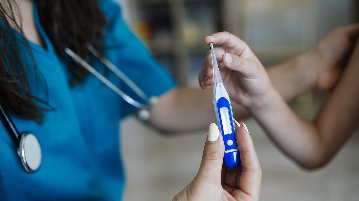 Çocuk Ateşi: Doktora Ne Zaman Başvurulmalı? Davranış ve Klinik Uyarı İşaretlerine Göre