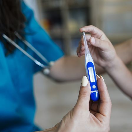 Çocuk Ateşi: Doktora Ne Zaman Başvurulmalı? Davranış ve Klinik Uyarı İşaretlerine Göre